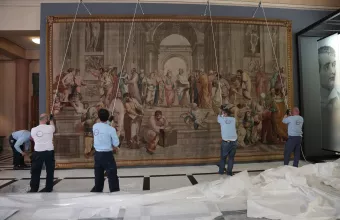 Στο περιστύλιο της Βουλής η «Σχολή των Αθηνών» της Γαλλικής Εθνοσυνέλευσης(ΦΩΤΟ)