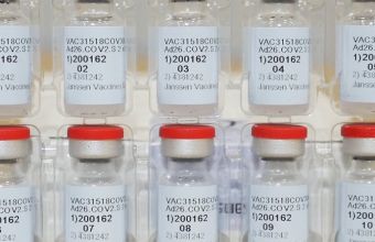 Johnson&Johnson: Εν αναμονή γνωμοδότησης ΕΜΑ- Όλα όσα πρέπει να ξέρετε για το εμβόλιο