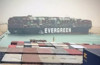 Ακόμη κλειστή η διώρυγα του Σουέζ - Ίσως και εβδομάδες έως την αποκόλληση του πλοίου (vid,pics)