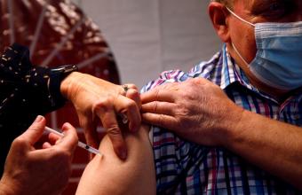 Moderna: Έτοιμο τον Αύγουστο του 2023 το διπλό εμβόλιο για κορωνοϊό και γρίπη