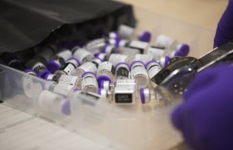 ΕΕ: Από τον Φεβρουάριο έχουν εξαχθεί 34 εκατ. δόσεις εμβολίων για τον κορωνοϊό