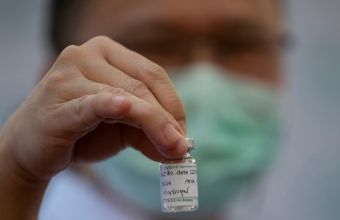 Ιταλία- κορωνοϊός: Για πρώτη φορά στην Ευρώπη χορήγηση εμβολίου με «σύριγγα χωρίς βελόνα»