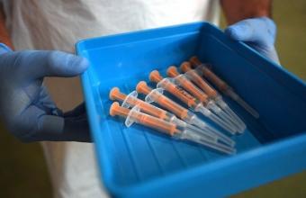 Επιτροπή Εμβολιασμών: Ποιοι πρέπει να κάνουν το εμβόλιο για την ευλογιά των πιθήκων 