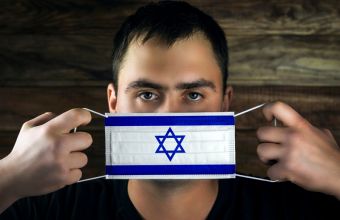 Ανησυχία: «Μάσκες ξανά» σε κλειστούς χώρους στο Ισραήλ λόγω της μετάλλαξης Δέλτα