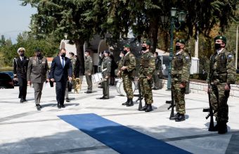  O υπουργός Εθνικής Άμυνας Νικόλαος Παναγιωτόπουλος παρέστη στην εξόδιο ακολουθία του υποστρατήγου επί τιμή Ιακώβου Τσούνη, που τελέστηκε στο Κοιμητήριο Παπάγου, Δευτέρα 12 Απριλίου 2021. ΑΠΕ-ΜΠΕ/ΥΠΕΘΑ/STR