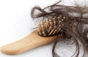 «Τραβηγμένο απ’ τα μαλλιά»: Έκρυβε ναρκωτικά σε εξτένσιον- Η ανακοίνωση ΕΛΑΣ