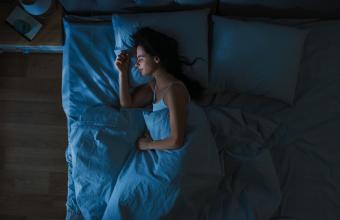 Τι είναι ο ύπνος REM, πως να τον βελτιώσεις και γιατί τον συστήνουμε