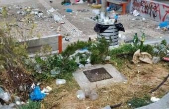 Καθάρισε και απολύμανε ο δήμος Αθηναίων την πλατεία Βαρνάβα