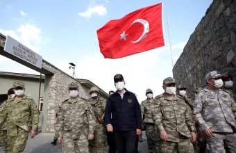 Τουρκία: Φυσικά, και θα εισβάλουμε στα νησιά, είναι κάτω απ’ τη μύτη μας(!)