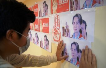 Μιανμάρ: Η ΕΕ καταγγέλλει τα σχέδια της χούντας να διαλύσει το κόμμα της Αούνγκ Σαν Σου Κι