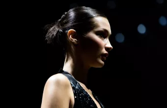 Μπέλα Χαντίντ: «Ένιωθα αφόρητο και εξουθενωτικό πόνο, και δεν ήξερα γιατί»