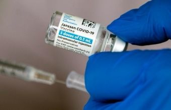 Άνοιξε η πλατφόρμα: Εμβολιασμός για άνω των 18 με το μονοδοσικό εμβόλιο Johnson & Johnson 