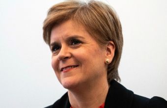 Η Στέρτζον υπόσχεται δισεκατομμύρια σε επενδύσεις για ανεξαρτησία της Σκωτίας