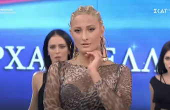 Η Τούνη επιδεικνύει τα ατελείωτα πόδια της και παλαβώνει το Instagram (vid)