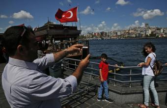 Τουρκία - Οργή για το lockdown: Οι τουρίστες κάνουν βόλτες, οι Τούρκοι κάνουν βόλτες στο σπίτι