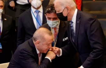 Al Monitor για ΝΑΤΟ: Δεν υπήρχε χημεία Μπάιντεν - Ερντογάν, ούτε έσπασε ο πάγος - Υποτονικός ο Ερντογάν