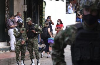 Κολομβία: Η αντιπολίτευση καταγγέλλει τον θάνατο ανηλίκων σε βομβαρδισμό ένοπλων δυνάμεων