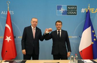 «Έσπασαν τον πάγο» Μακρόν-Ερντογάν: Συζήτησαν για όλα στο ΝΑΤΟ 