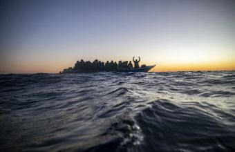 Λιβυή: Μια έγκυος νεκρή μετά από βύθιση σκάφους με μετανάστες