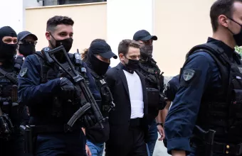 Γλυκά Νερά: Προθεσμία για να απολογηθεί την Τρίτη το πρωί έλαβε ο 33χρονος πιλότος