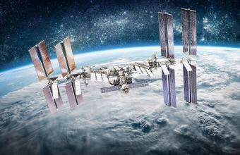 Ρωσία: «Άγνωστο» αντικείμενο θα προσεγγίσει τον Διεθνή Διαστημικό Σταθμό την Πέμπτη