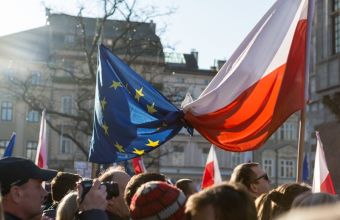 Παρίσι-Βερολίνο: Η Πολωνία έχει νομική και ηθική υποχρέωση να τηρεί πλήρως τους κανόνες της ΕΕ