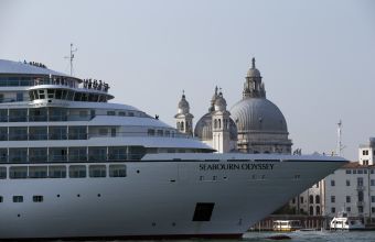 UNESCO και Ιταλοί πείθονται: Απαγορεύτηκε η αποβίβαση επιβατών από κρουαζιερόπλοια στη Βενετία