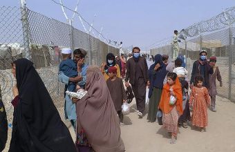 Αφγανιστάν: Εκατοντάδες οικογένειες εκλιπαρούν για φαγητό και στέγη στην Καμπούλ