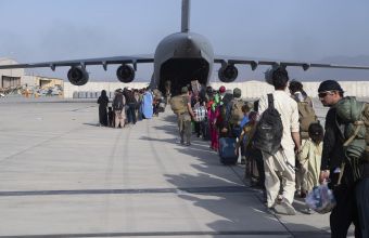 «Πρόκληση» η έξοδος των Βρετανών που έχουν μείνει στο Αφγανιστάν, παραδέχεται ο Ράαμπ
