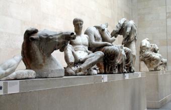 Προκαλεί ξανά το Βρετανικό Μουσείο: Δε θα υπάρξει «μαγική στιγμή» επανένωσης των Γλυπτών του Παρθενώνα