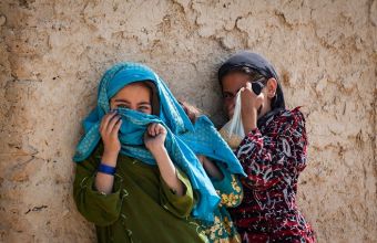 «Κανείς δεν νοιάζεται για εμάς»: Το σπαρακτικό video με το κορίτσι που κλαίει από το Αφγανιστάν