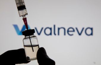 Βρετανία: Το Λονδίνο ακύρωσε συμβόλαιο με τη γαλλική Valneva για εμβόλια κατά της Covid-19 