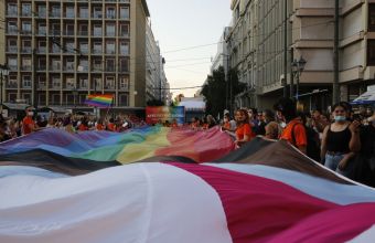 Athens Pride 2021: Mε σύνθημα «Aυτό που μας ενώνει» η παρέλαση στους δρόμους της Αθήνας (pics)