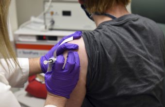 Κορωνοϊός - EMA: Κατά της τέταρτης δόσης του εμβολίου στον γενικό πληθυσμό