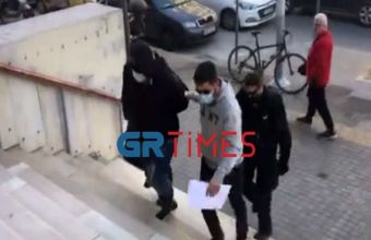 Θεσσαλονίκη: Ταυτοποιήθηκαν τρία ακόμη άτομα για την επίθεση σε μέλη της ΚΝΕ