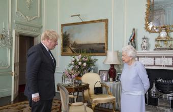 Η βασίλισσα Ελισάβετ μίλησε τηλεφωνικά με τον πρωθυπουργό Τζόνσον