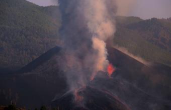 Το ηφαίστειο Τάαλ στις Φιλιππίνες «βρυχάται» και οι αρχές αυξάνουν το επίπεδο συναγερμού