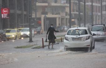 Προβλήματα από την βροχόπτωση – Έκλεισαν δρόμοι 