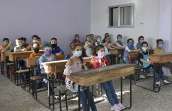 Κάτοικοι της βόρειας Συρίας έκαψαν τουρκικά σχολικά βιβλία γιατί περιείχαν εικόνες του Μωάμεθ