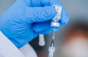 Κορωνοϊός: Πόσο αυξάνονται τα αντισώματα μετά την τρίτη δόση του εμβολίου