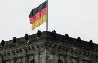 Γερμανία: Τέσσερις πλήρως εμβολιασμένοι βρέθηκαν θετικοί στην παραλλαγή Όμικρον