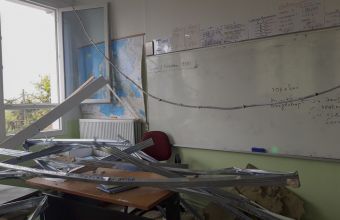Θεσσαλονίκη-Πτώση ψευδοροφής: Σοκάρουν οι μαθητές – «Μας έσωσε η δασκάλα» (pic)