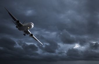 Κινεζικό Boeing: Πώς έκανε βουτιά από τα 30.000 πόδια -Γιατί θυμίζει την πτήση θανάτου της Germanwings 