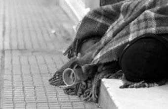 Δήμος Αθηναίων: Οι θερμαινόμενες αίθουσες που ανοίγει για την προστασία των αστέγων από το κρύο