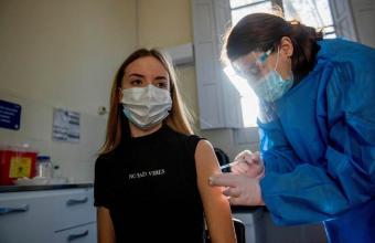 Αναστέλλονται αύριο οι εμβολιασμοί στους νομούς Αττικής και Εύβοιας