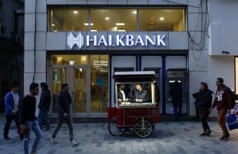 Δώρο στον Ερντογάν από τις ΗΠΑ; «Πάγωσε» η δίκη Halkbank – Τι αφορά