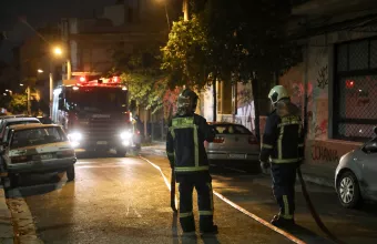 Μεγάλη φωτιά σε πολυκατοικία στον Νέο Κόσμο- Στις φλόγες διαμέρισμα στον 2ο όροφο