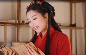 Κινέζα τραγουδάει Έλενα Παπαρίζου και γίνεται viral - Δείτε το βίντεο