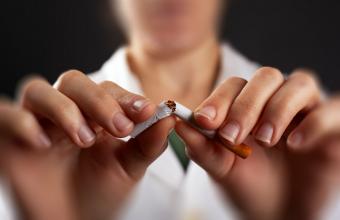 Για πρώτη φορά μείωση στα παγκόσμια ποσοστά καπνίσματος- «Καμπανάκι» ειδικών για υψηλά ποσοστά καπνιστών σε παιδιά