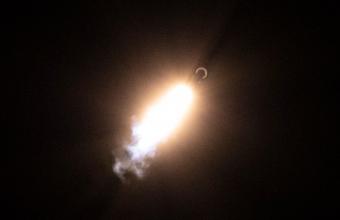 Διάστημα: Σε τροχιά σύγκρουσης με τη Σελήνη ένα τμήμα πυραύλου της Space X 